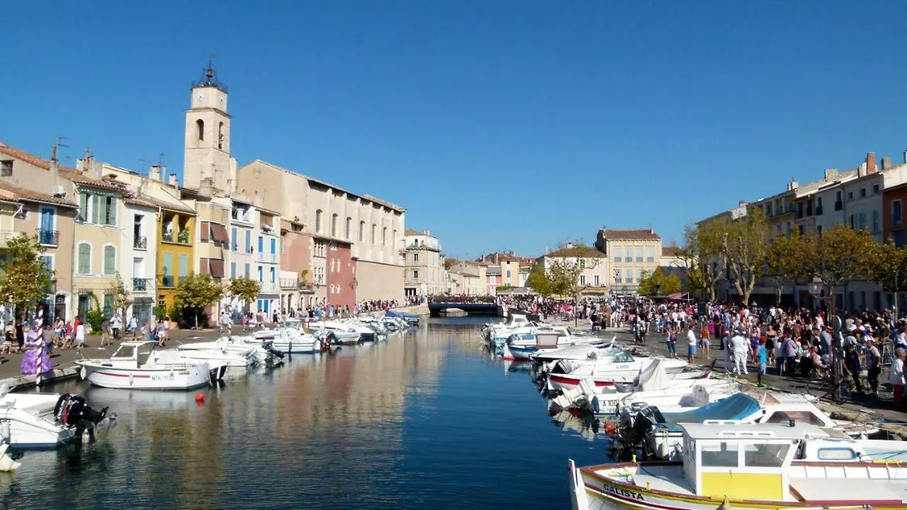 Camping Tikayan Felix De La Bastide Saint-Mitre-les-Remparts Frankrijk