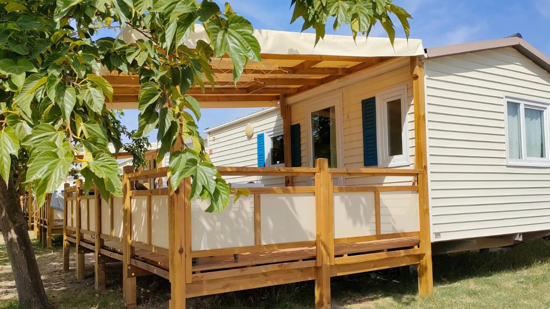 Camping Tikayan Felix De La Bastide Saint-Mitre-les-Remparts 0*,