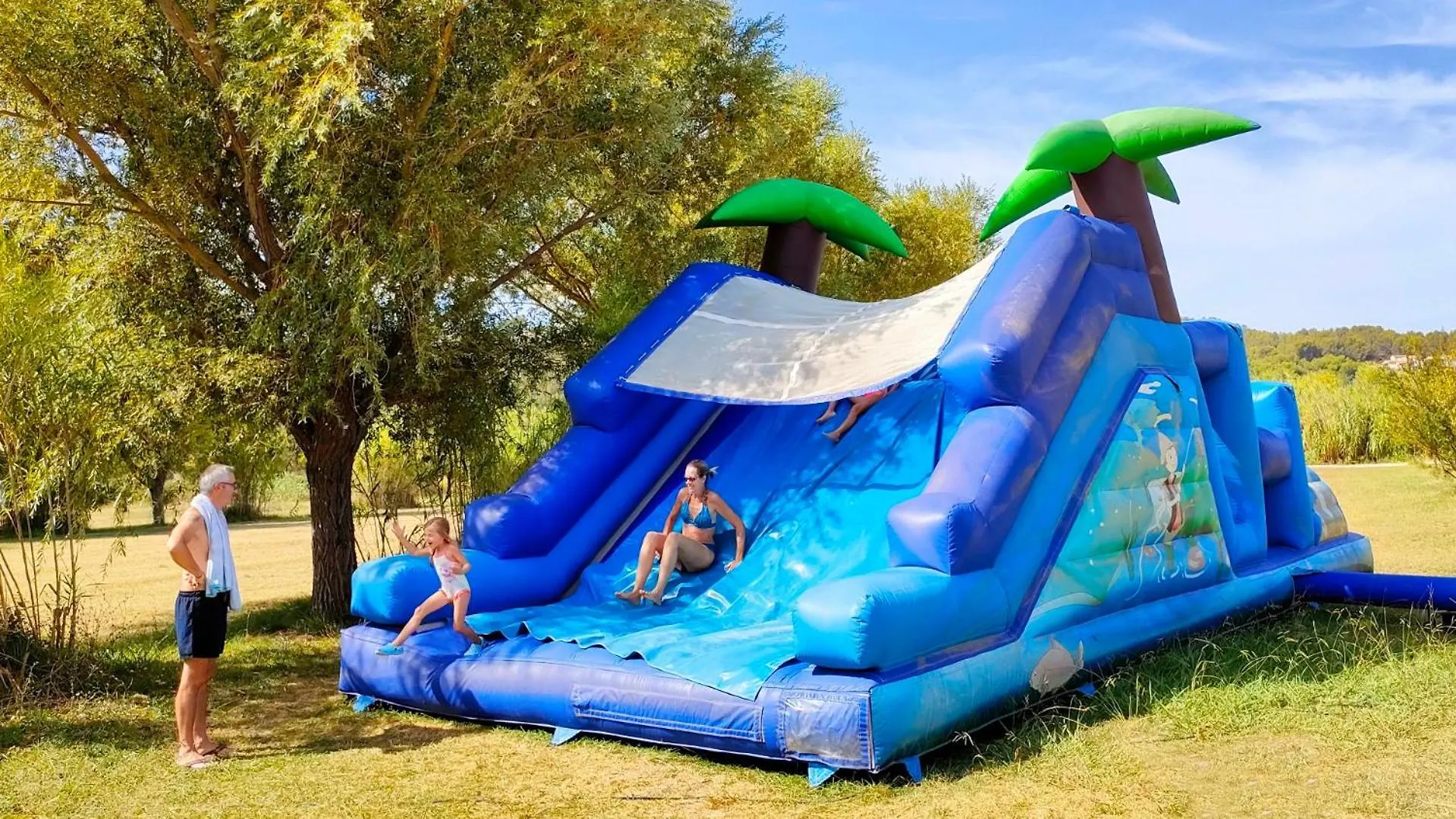 Camping Tikayan Felix De La Bastide Saint-Mitre-les-Remparts Campsite