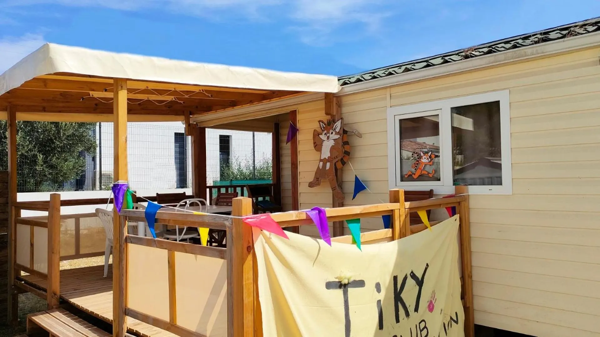 Camping Tikayan Felix De La Bastide Saint-Mitre-les-Remparts 0*,  Frankreich