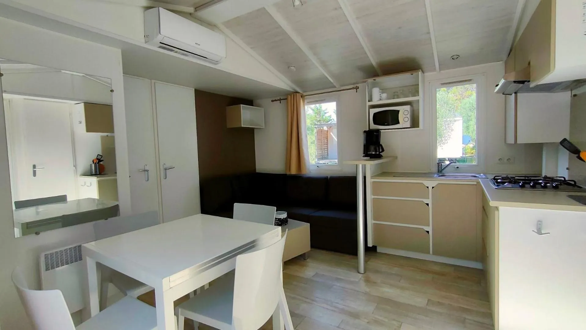Camping Tikayan Felix De La Bastide Saint-Mitre-les-Remparts Campsite