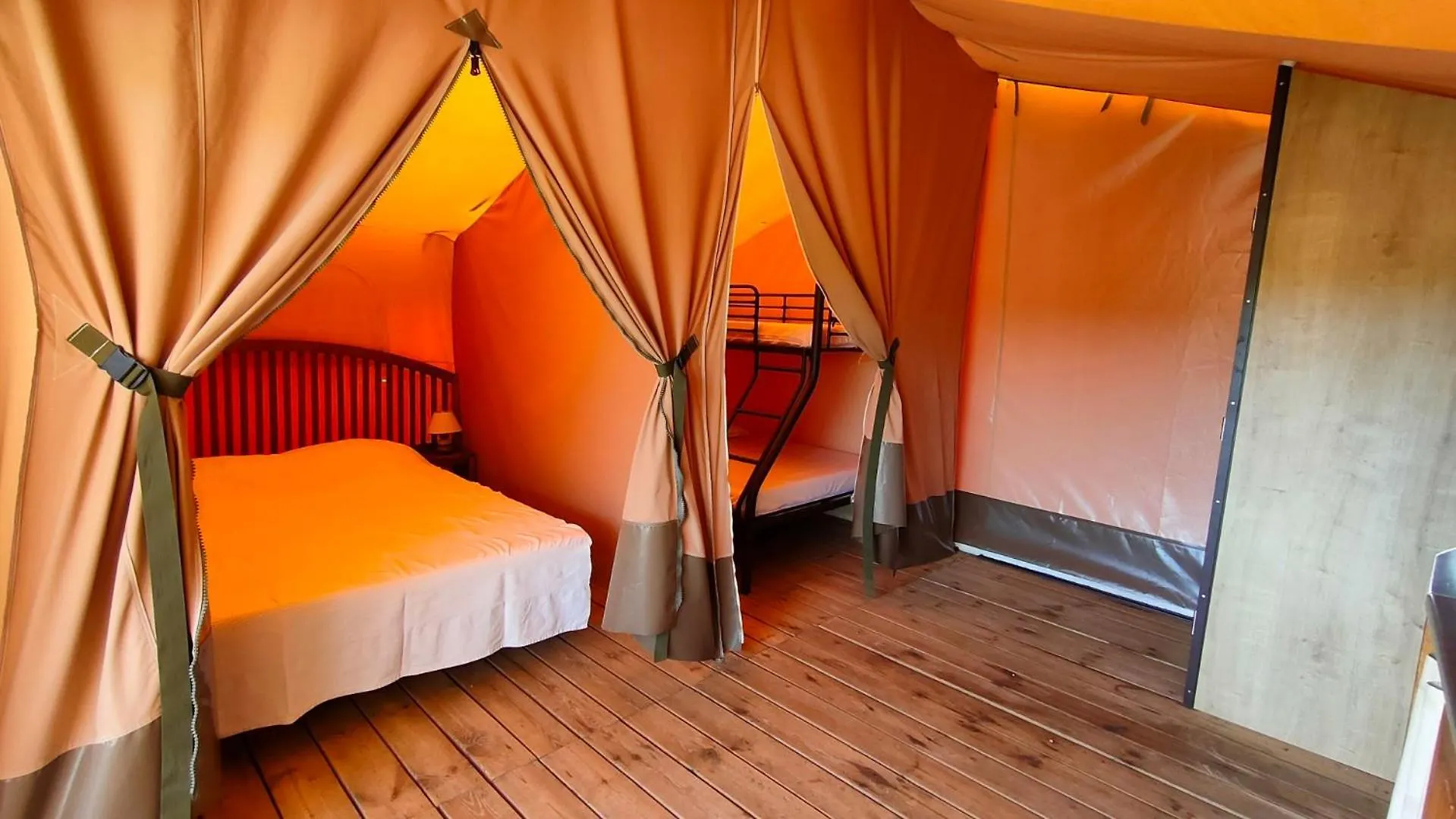 Camping Tikayan Felix De La Bastide Saint-Mitre-les-Remparts Campingplatz